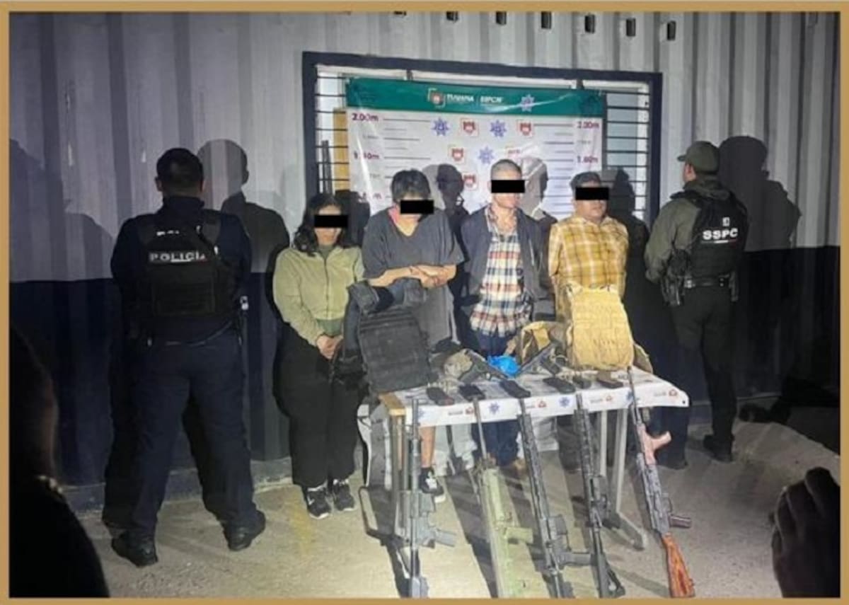 Los detenidos fueron presentados por las autoridades.