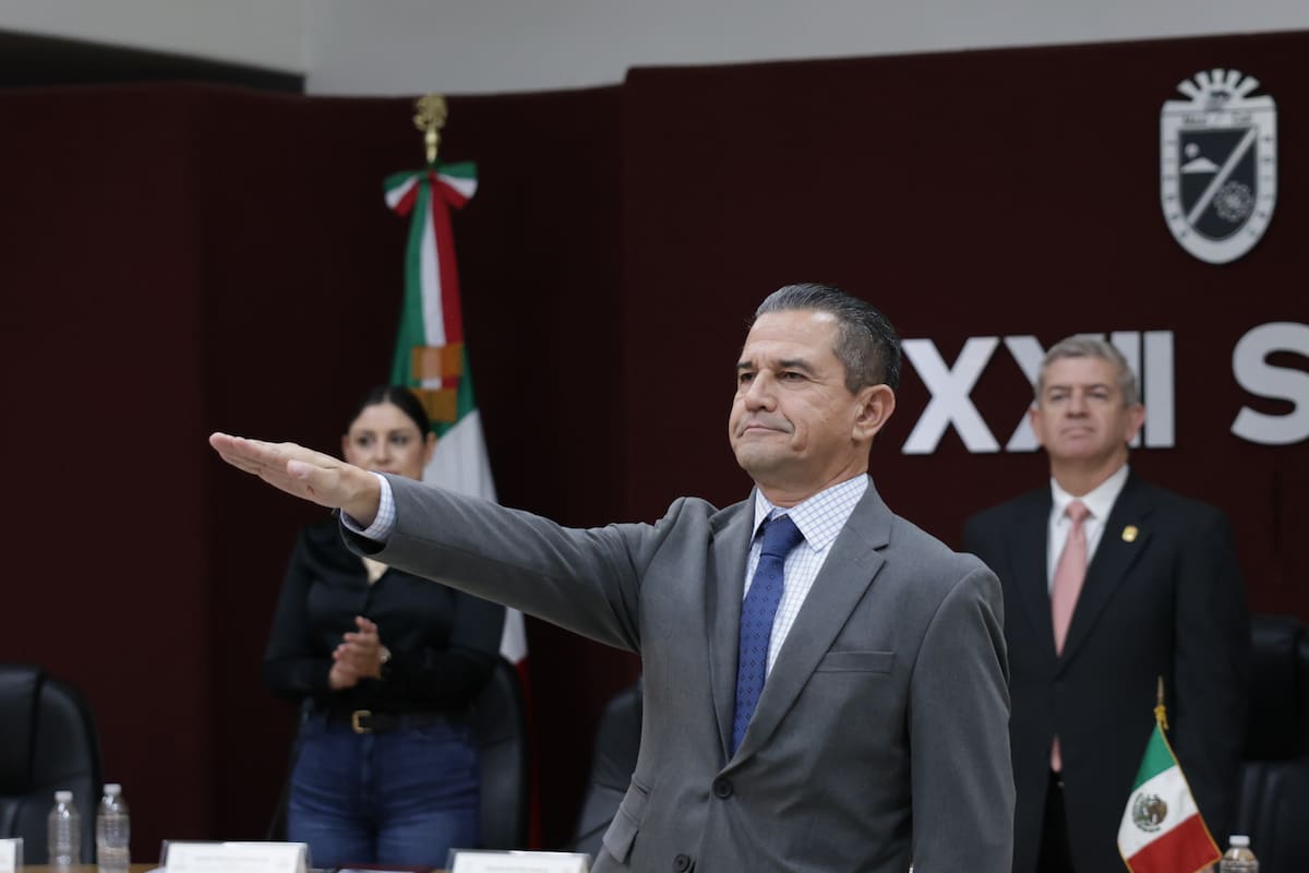 Renuncia Julián Leyzaola a la Policía Municipal