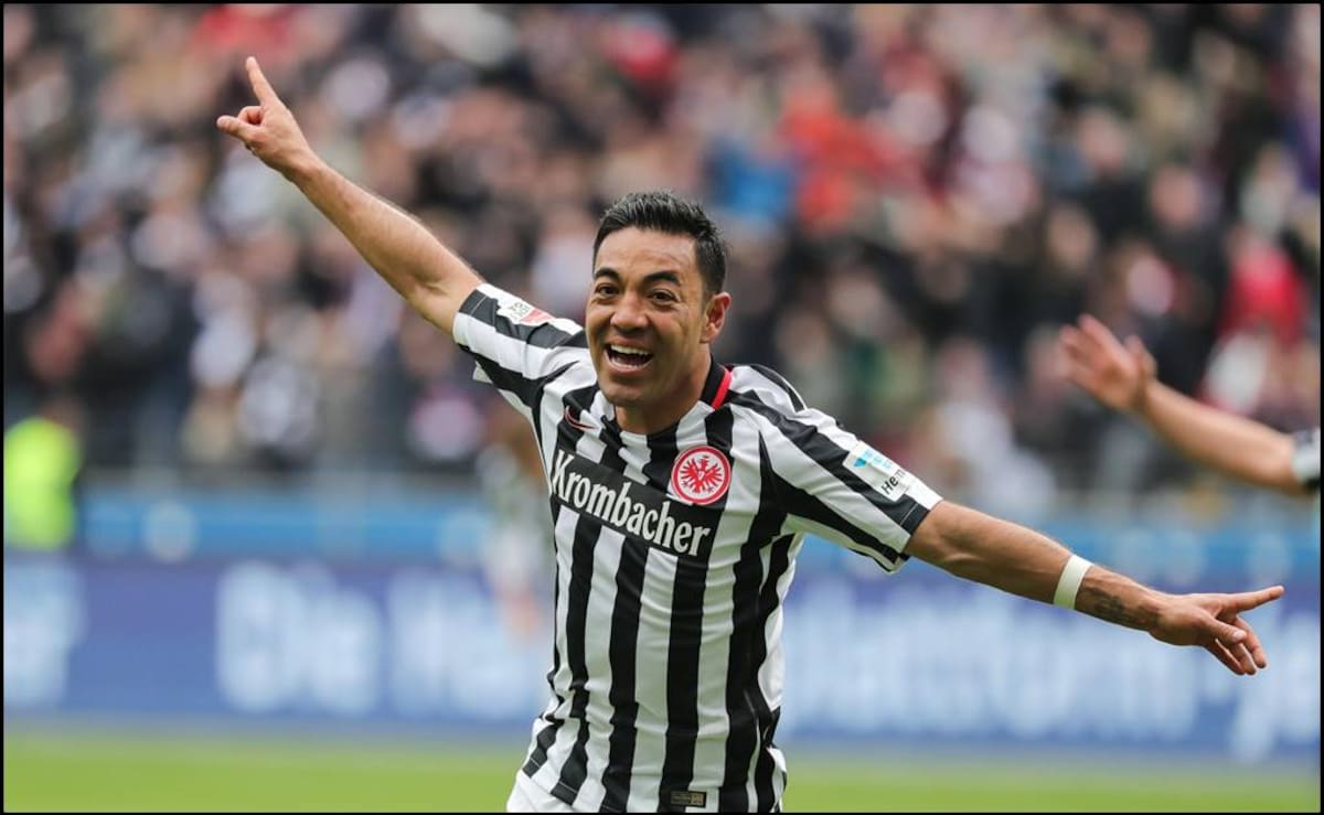 Marco Fabián festeja un gol con el • Eintracht Frankfurt . (Foto: Especial GH)