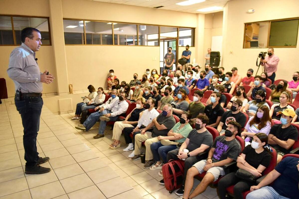 Hermosillo: Pide alcalde Astiazarán apoyo a estudiantes para crear una mejor ciudad
