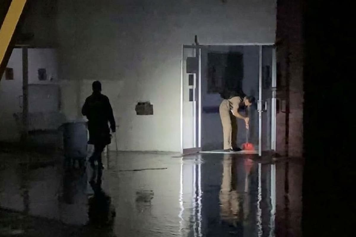 Se inunda Hospital General de Ensenada por tormenta Rachel; evacúan a pacientes