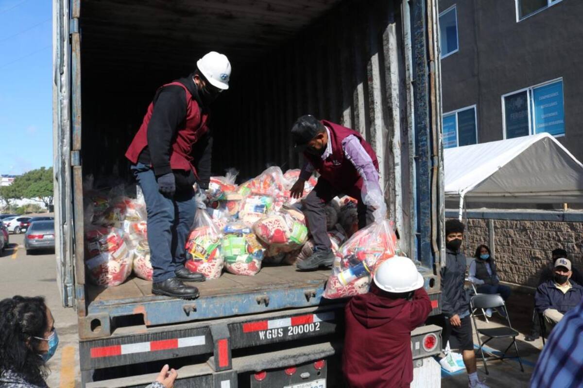 Hyundai entrega despensas al Gobierno de Rosarito para familias con enfermos Covid
