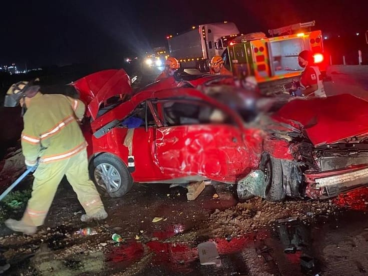 Mujer muere y dos hombres resultan heridos en choque sobre libramiento