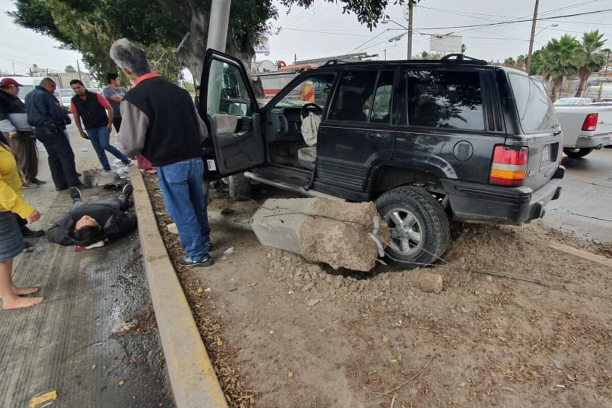 Accidente automovilístico en el bulevar Gustavo Díaz Ordaz