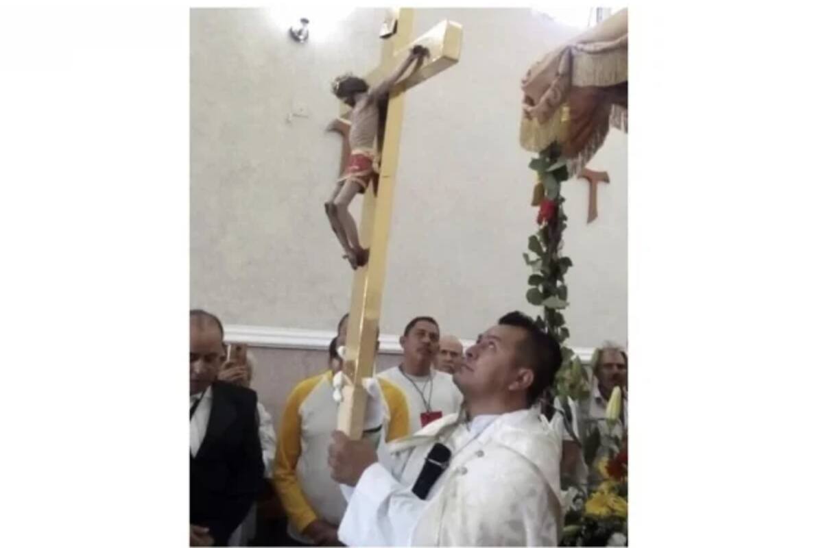 Feligreses violan confinamiento para celebrar a santo en León, Guanajuato