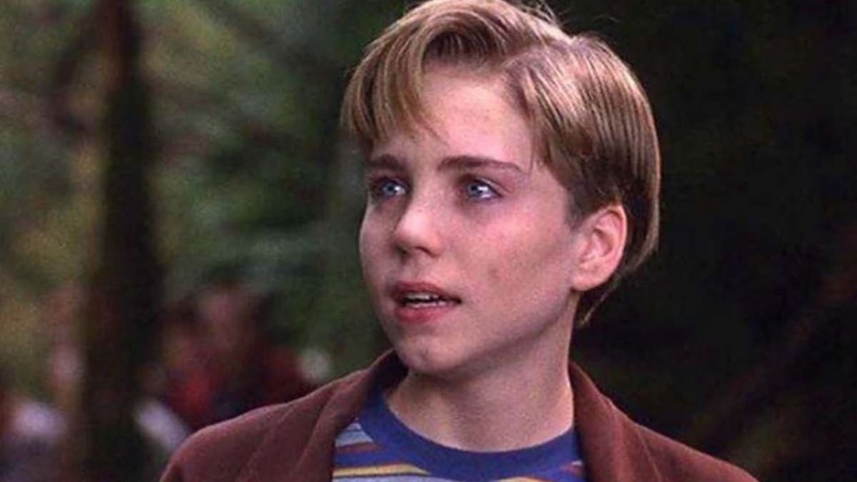 Jonathan Brandis como Bill Denbrough en "It" (1990).