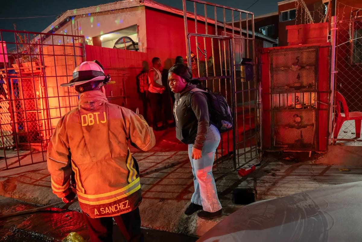 Un conato de incendio registrado la noche del lunes en una vecindad de la colonia Castillo generó la movilización de cuerpos de emergencia, sin que se reportaran personas lesionadas. Border Zoom