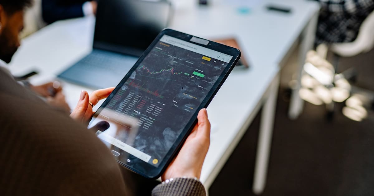 Impulsa tu Independencia Económica: Domina la Tecnología y Genera Ingresos Inteligentes