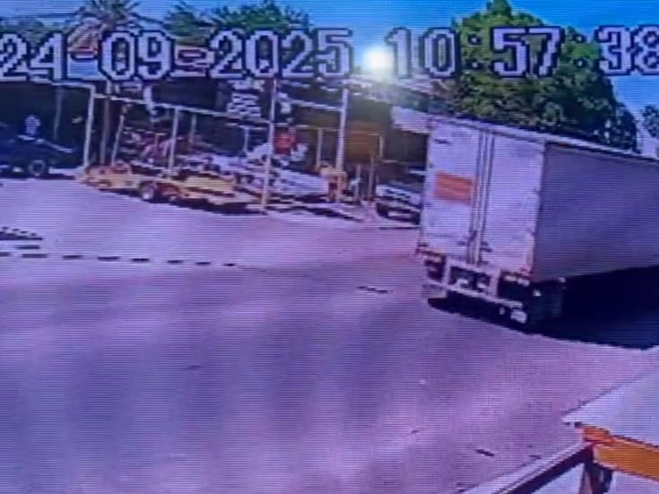 Camión derriba 15 postes de telefonía en SLRC