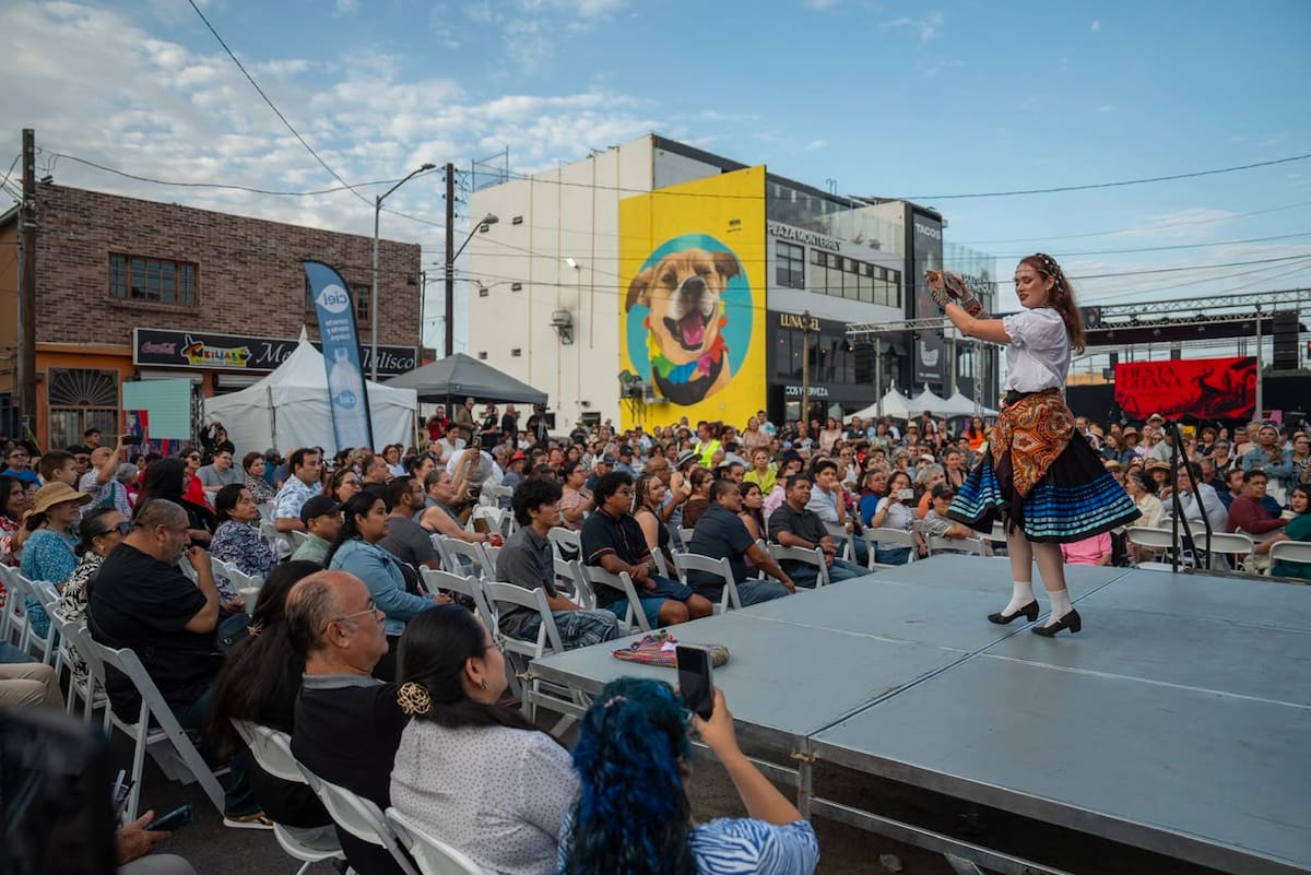 Cerca de 300 artistas participaron en la edición 23 de La Ópera en la Calle, que reunió a cientos de familias en una jornada gratuita de música, danza y cultura.
Fotos: Border Zoom.