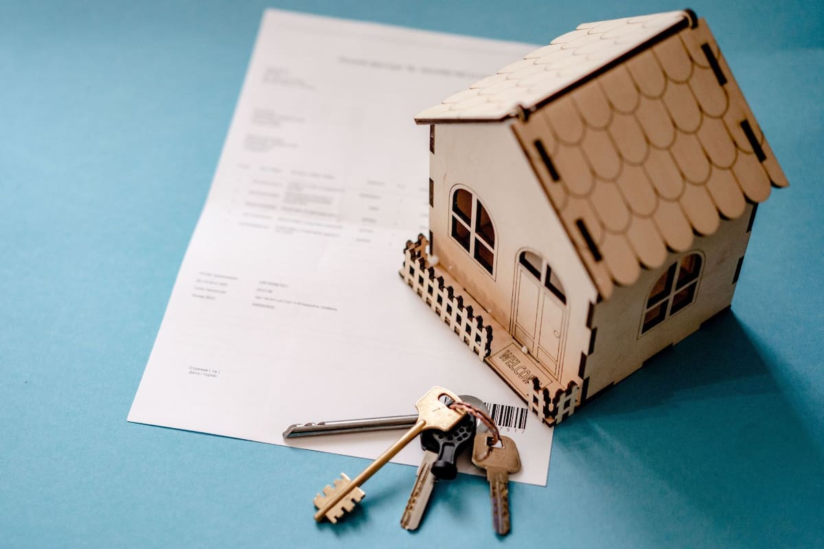 Si compraste una casa así puedes tramitar el cambio de nombre en la boleta de predial ante la Secretaría de Finanzas para asegurar tu patrimonio, acceder a descuentos y evitar problemas legales