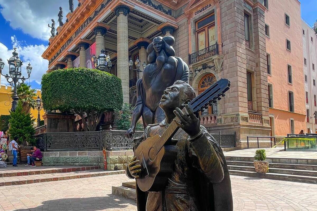 Inicia fiesta de los 50 años del Festival Cervantino