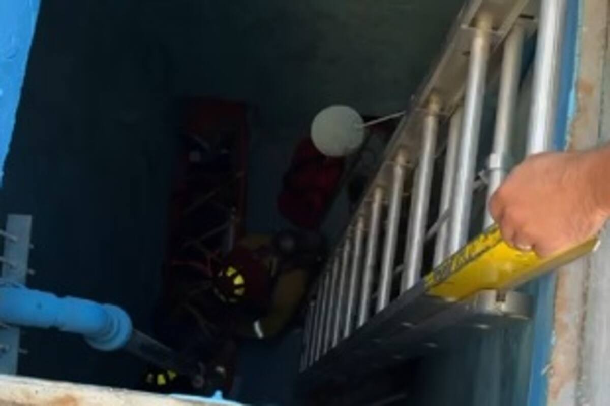 Rescatan a persona inconsciente en el interior de una pila