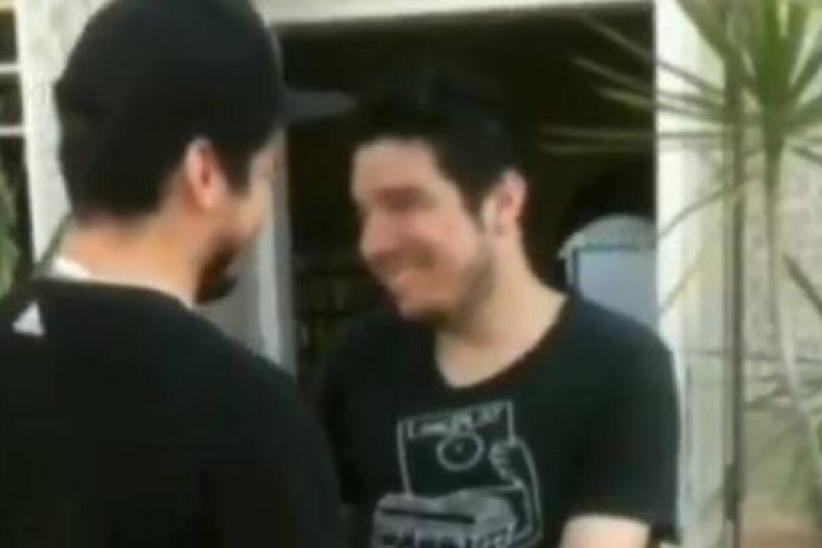 Este hombre sorprende a su hermano ciego y se viraliza en redes sociales