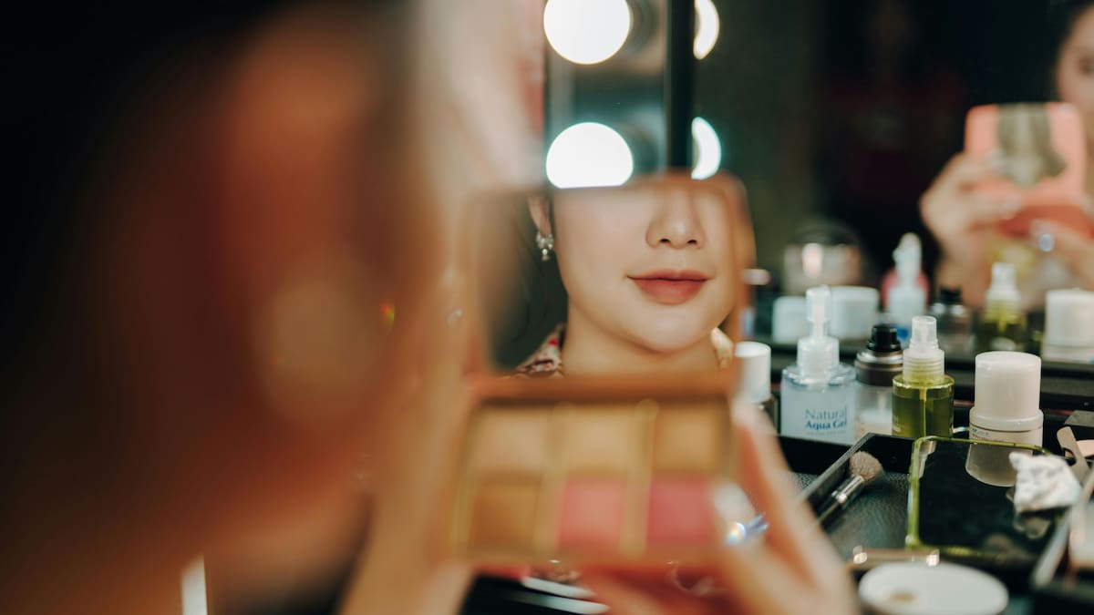 Maquillaje monocromático una tendencia que siempre regresa.