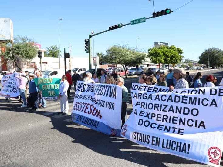 Staus bloquea el bulevar Luis Encinas y Rosales para exigir mejores prestaciones y condiciones de seguridad en la Universidad de Sonora