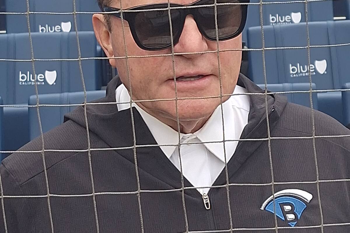 Scott Boras espera ir paso a paso en el proceso de Julio Urías