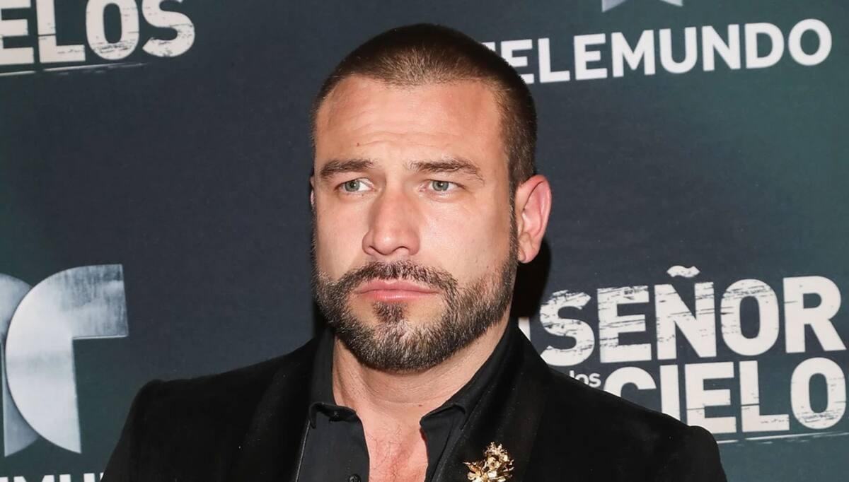 Telemundo ha confirmado la noticia y expresó sus mejores deseos para Rafael Amaya en sus futuros emprendimientos.