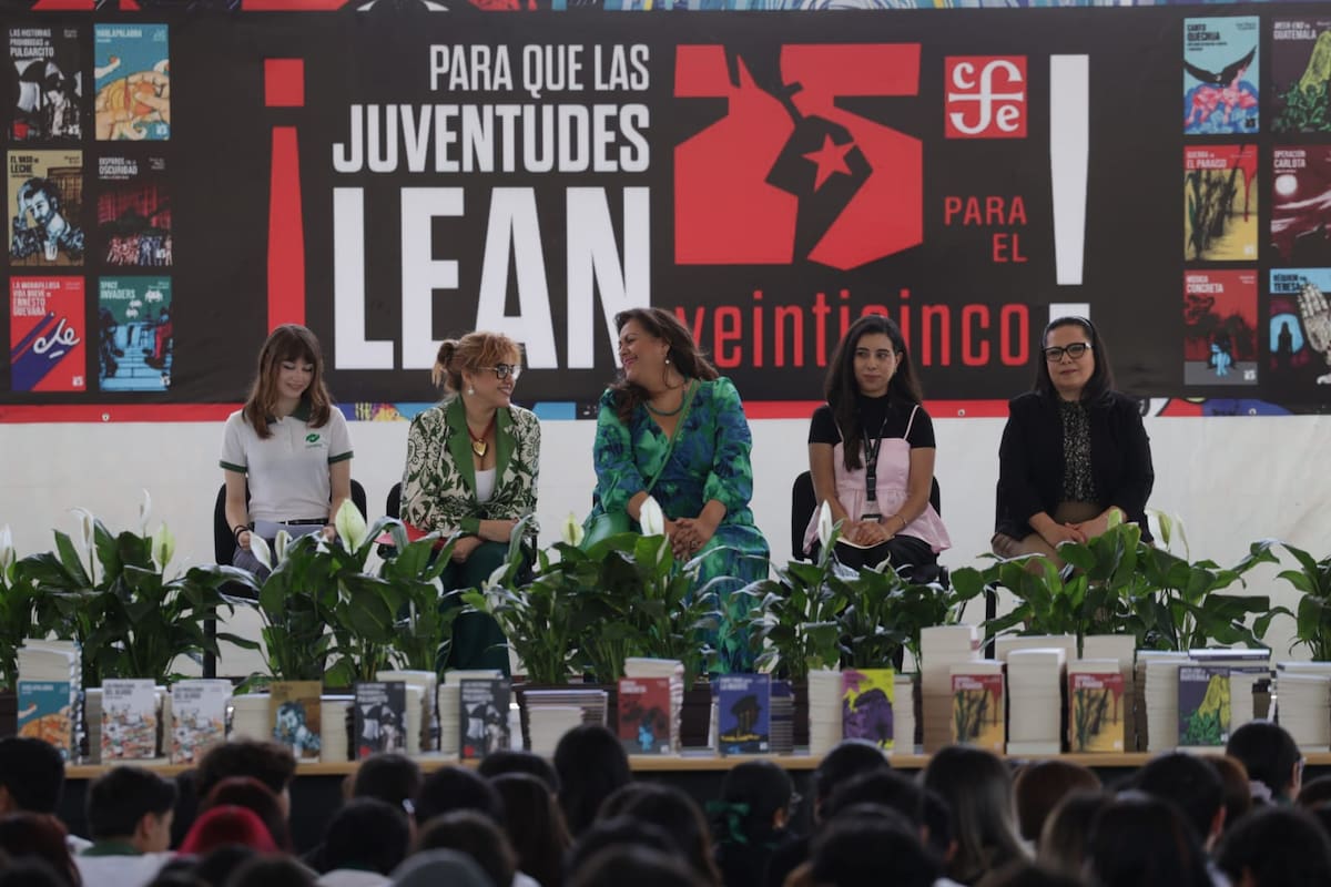 Acercan a García Márquez, Benedetti, Galeano y otros autores latinoamericanos a jóvenes de Conalep Mexicali I