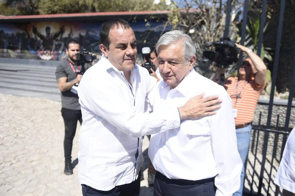 López Obrador se burla del América en presencia de Cuauhtémoc Blanco