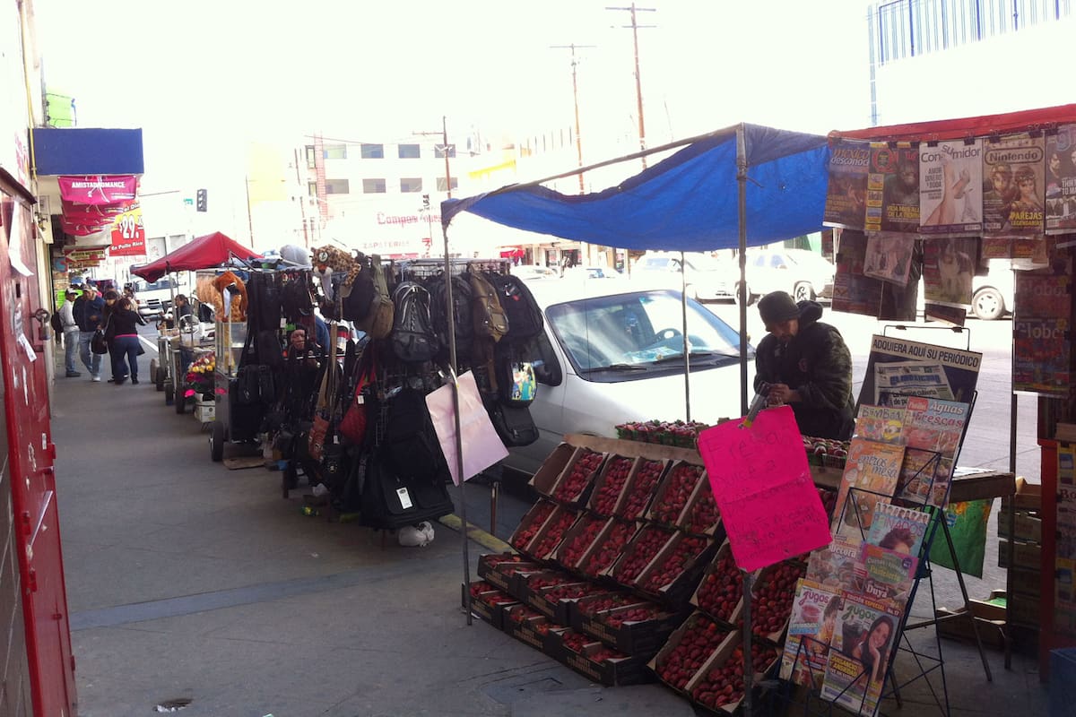 Buscan controlar a vendedores en la Zona Centro de Tijuana