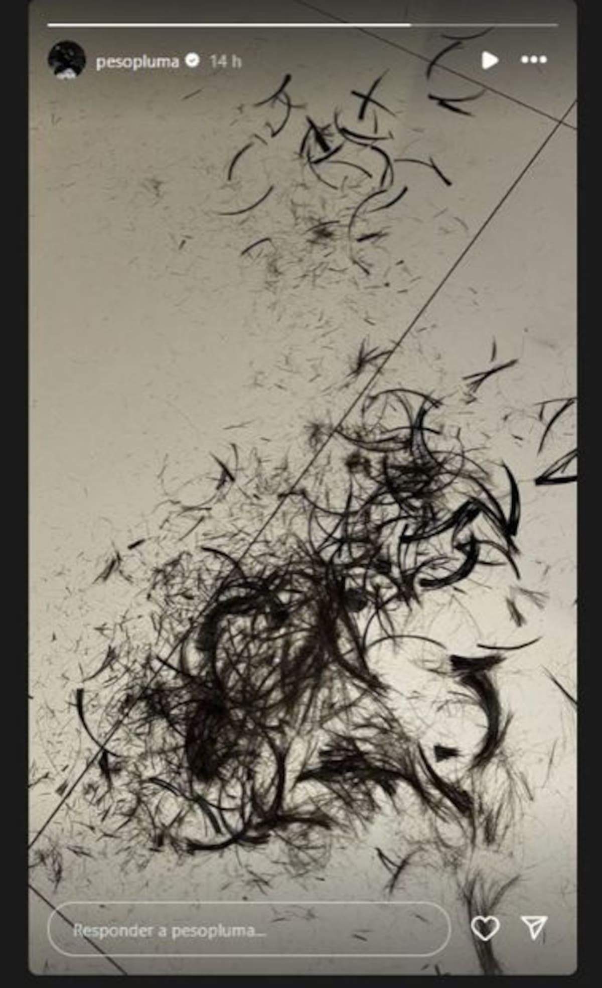 Peso Pluma compartió su corte de cabello