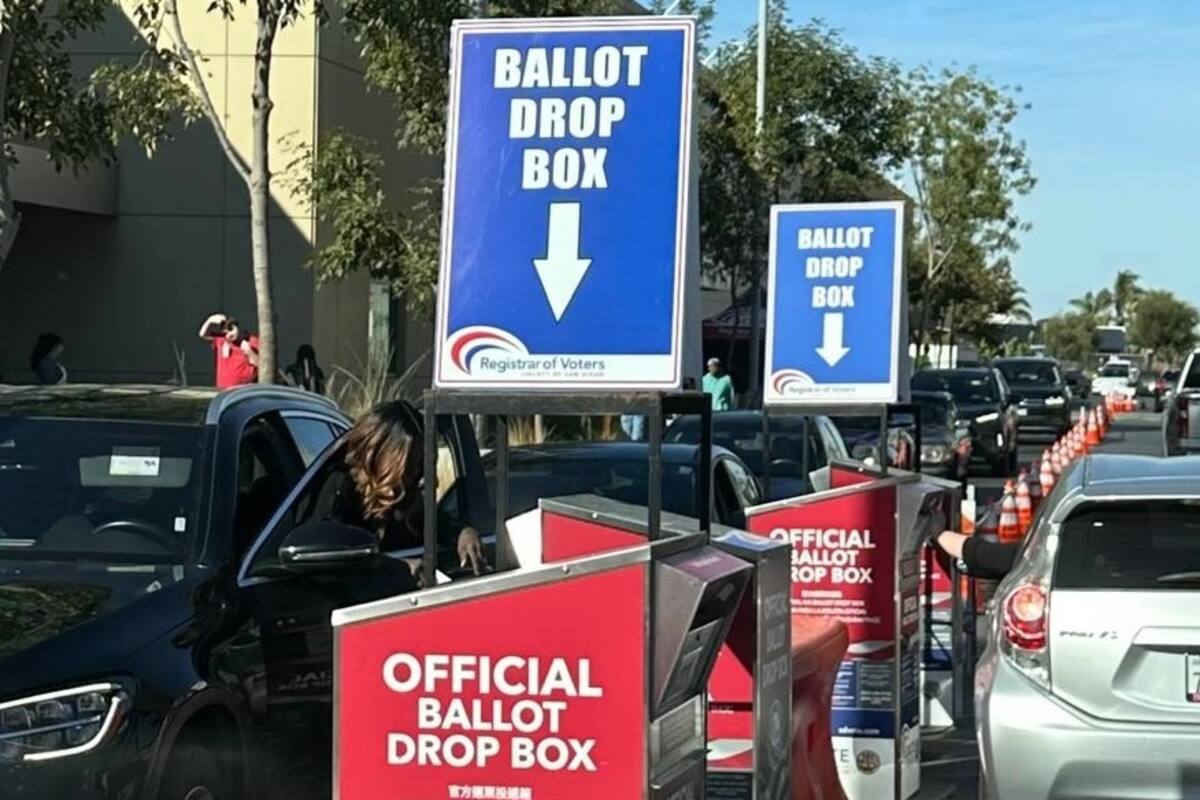Votan por “drive-thru” en San Diego
