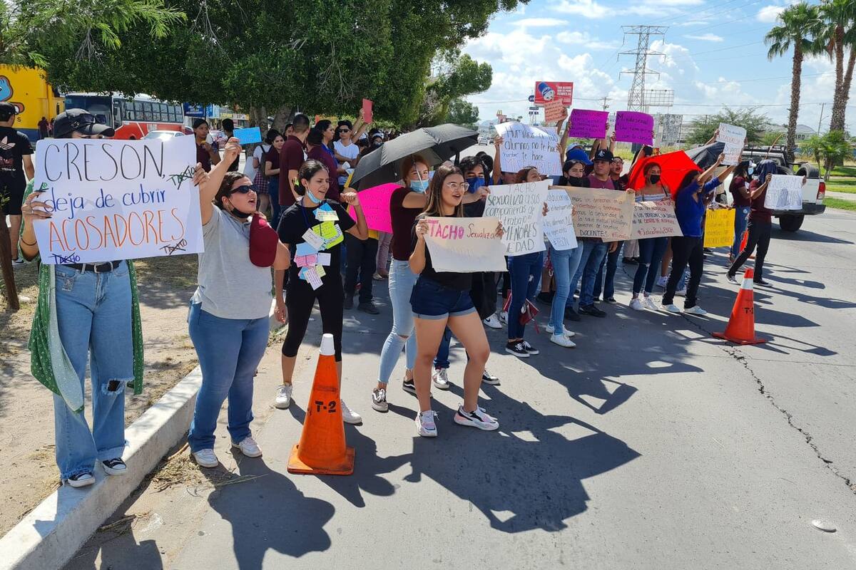 Alumnos piden destituir a maestro de la Escuela Normal Superior campus Hermosillo