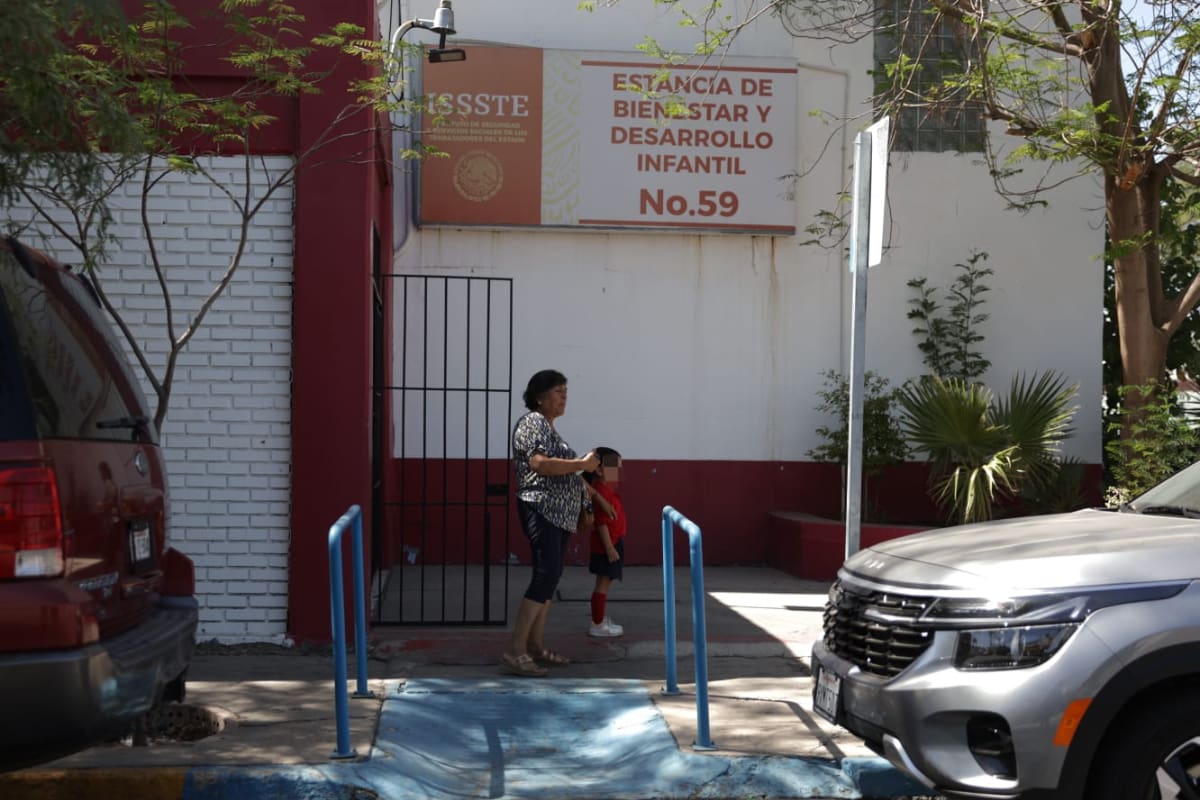 Evacúan a 70 niños de guardería del ISSSTE por olor a humo en Mexicali