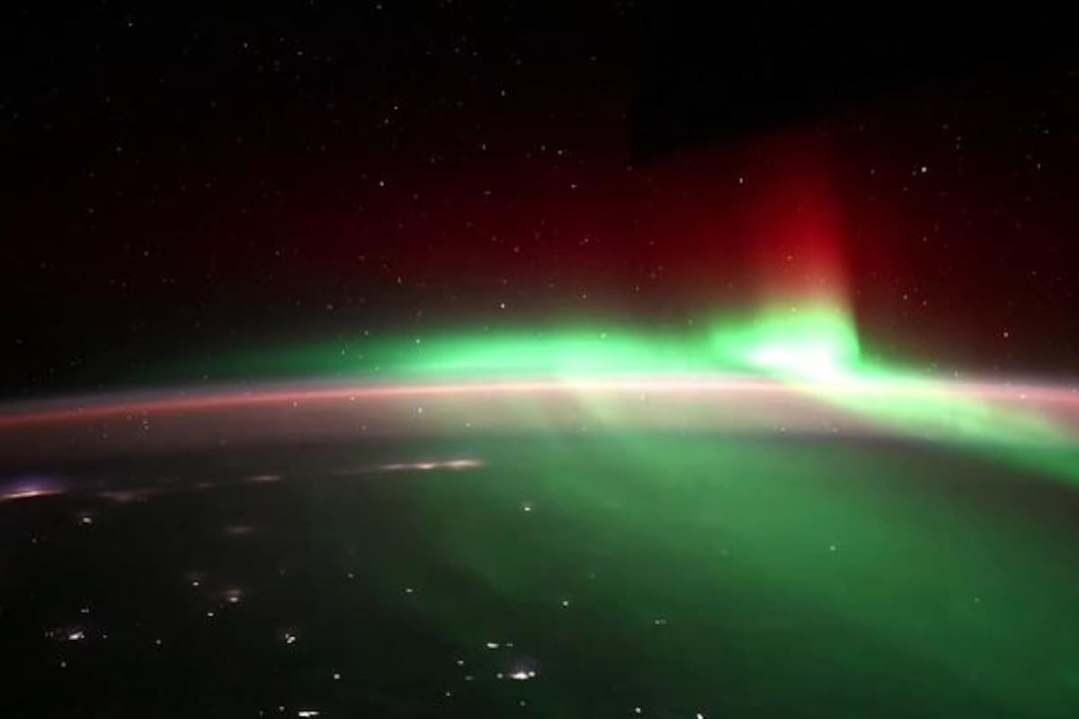 Astronauta comparte impresionante video de auroras boreales y estrellas desde la Estación Espacial Internacional
