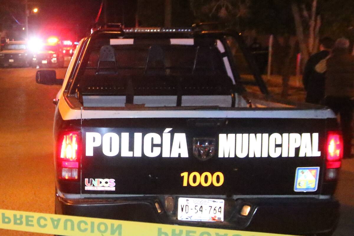 Arrebatan la vida a policías mientras comían