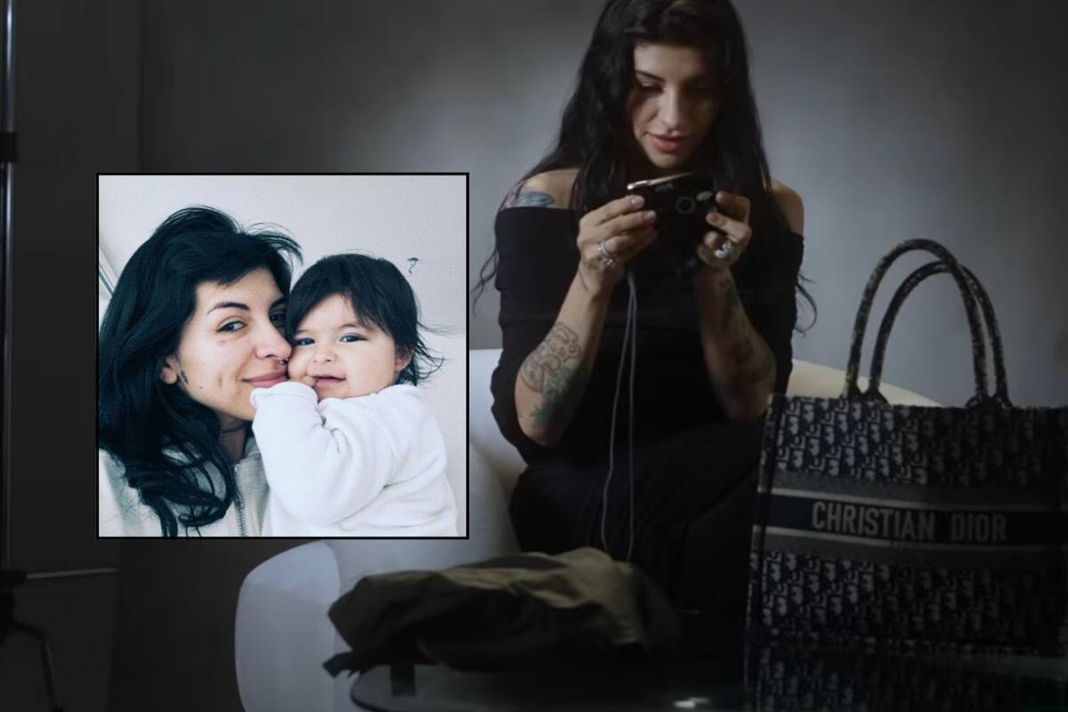 Esto es lo que lleva Cazzu en su cartera