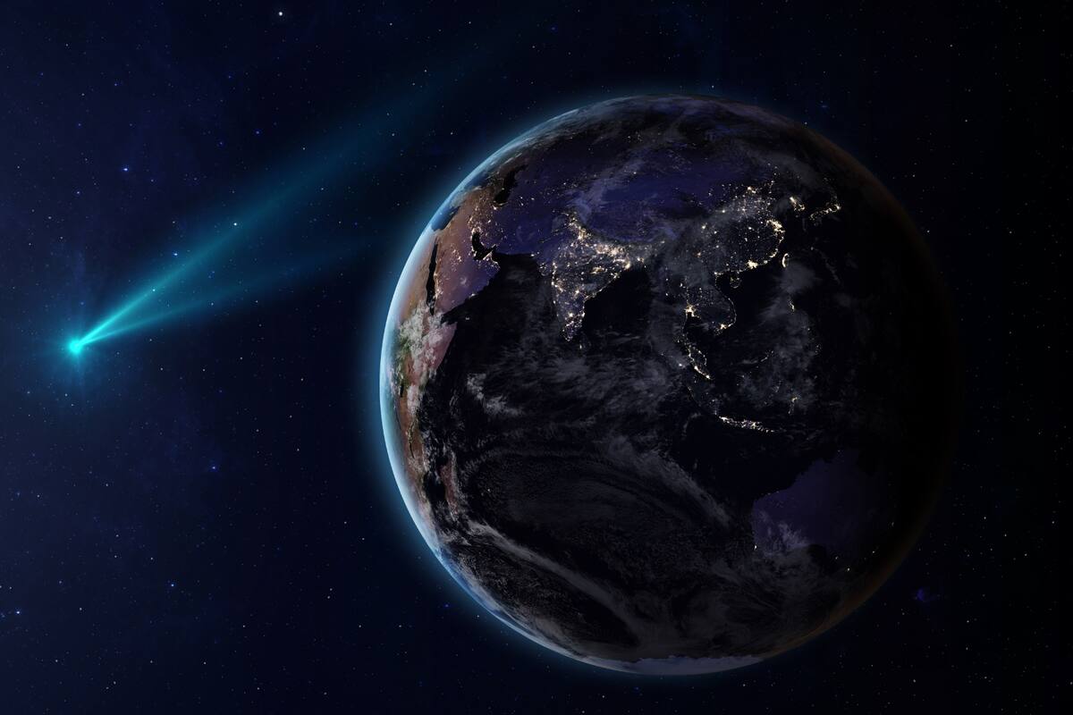 El ‘cometa más brillante de 2025 hasta ahora’ está orbitando el sol: Aquí te decimos cómo verlo