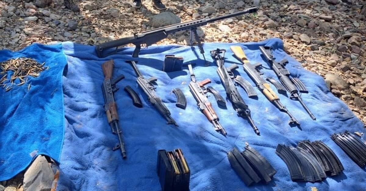 El material bélico confiscado, junto al vehículo y detenidos fueron puestos a disposición ante la agencia del Ministerio Público de la Federación