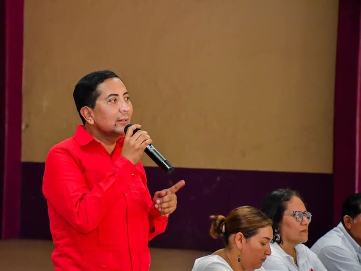 Alcalde de Suchiate, Chiapas, denuncia intento de extorsión con video donde baila vestido de mujer