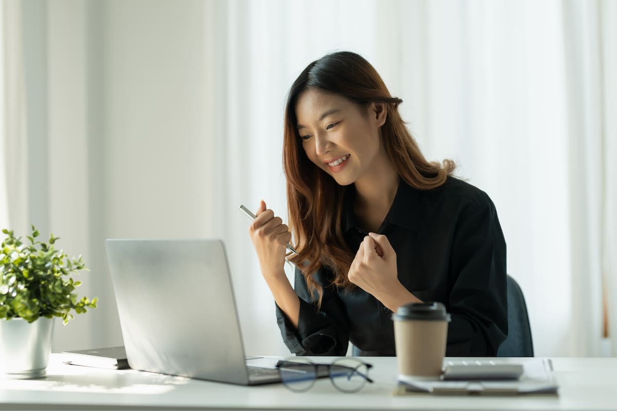 Tener una actitud positiva podría beneficiar tu salud cardíaca, según la ciencia