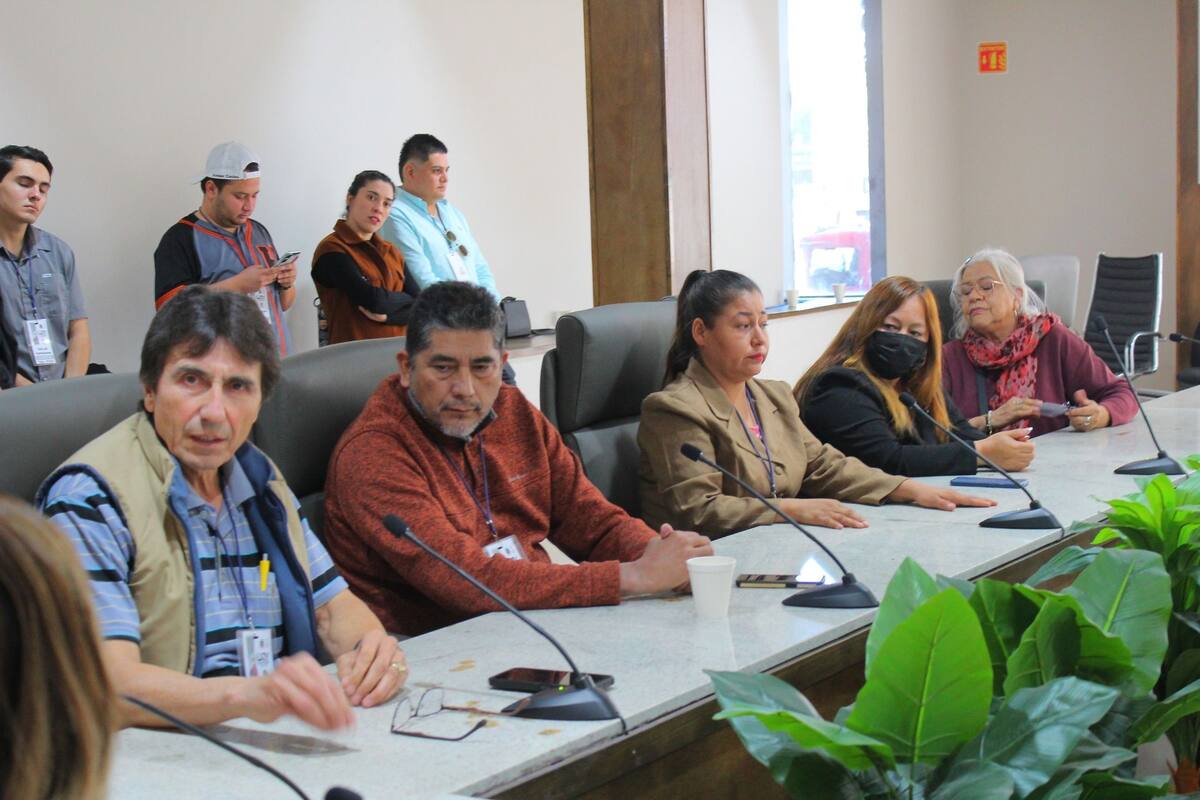 Ciudadanía Activa Sonora se reunió con Vicky Espinoza y Norberto Barraza en el Congreso del Estado. El tema fue la ocurrencia del Toño Aztiazarán de construir un paso a desnivel en Colosio y Solidaridad. / Ciudadanía Activa vía Facebook.