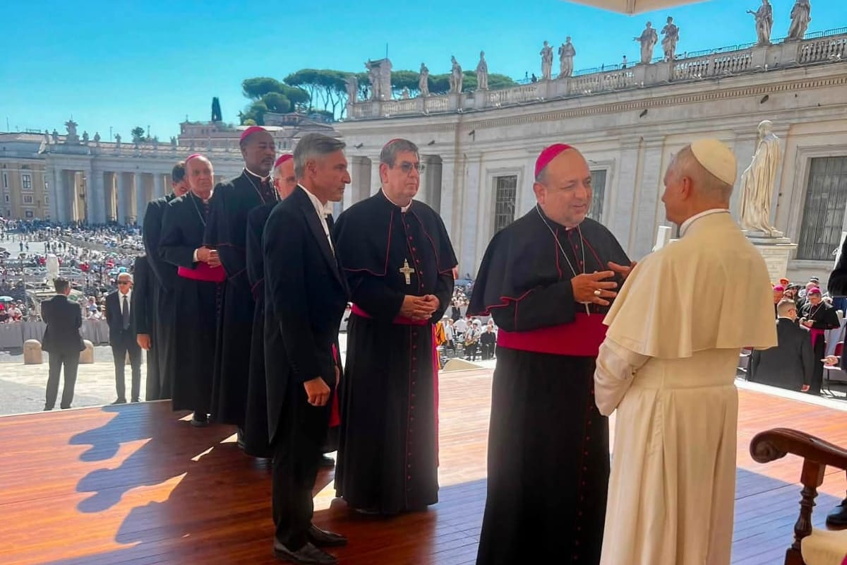 “Me temblaron las piernas”: Obispo de Nogales cuenta cómo se vive un encuentro directo con el papa León XIV y qué le pidió por las comunidades de Sonora