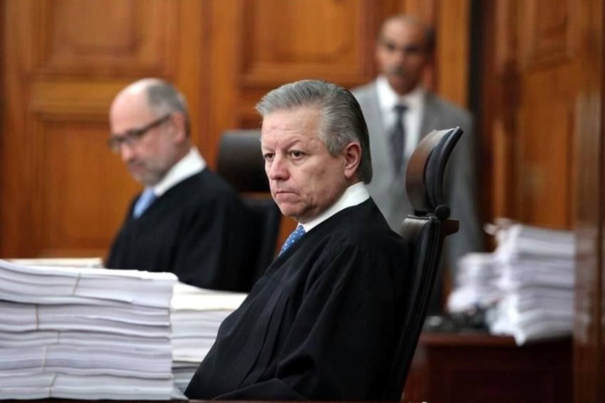 AMLO califica de inédito que Arturo Zaldívar reconozca corrupción en juzgados