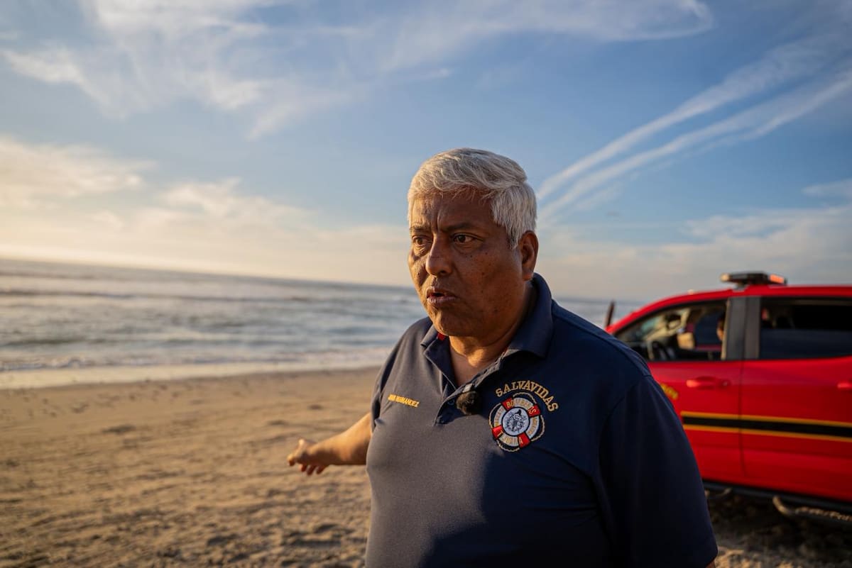 Los hermanos fueron arrastrados por una corriente y rescatados por salvavidas; uno presentó hipotermia. Foto: Border Zoom