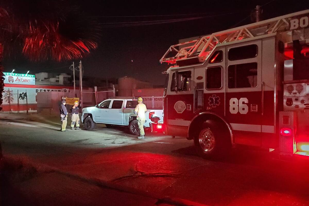 Intenta incendiar vehículo afuera del Hospital General