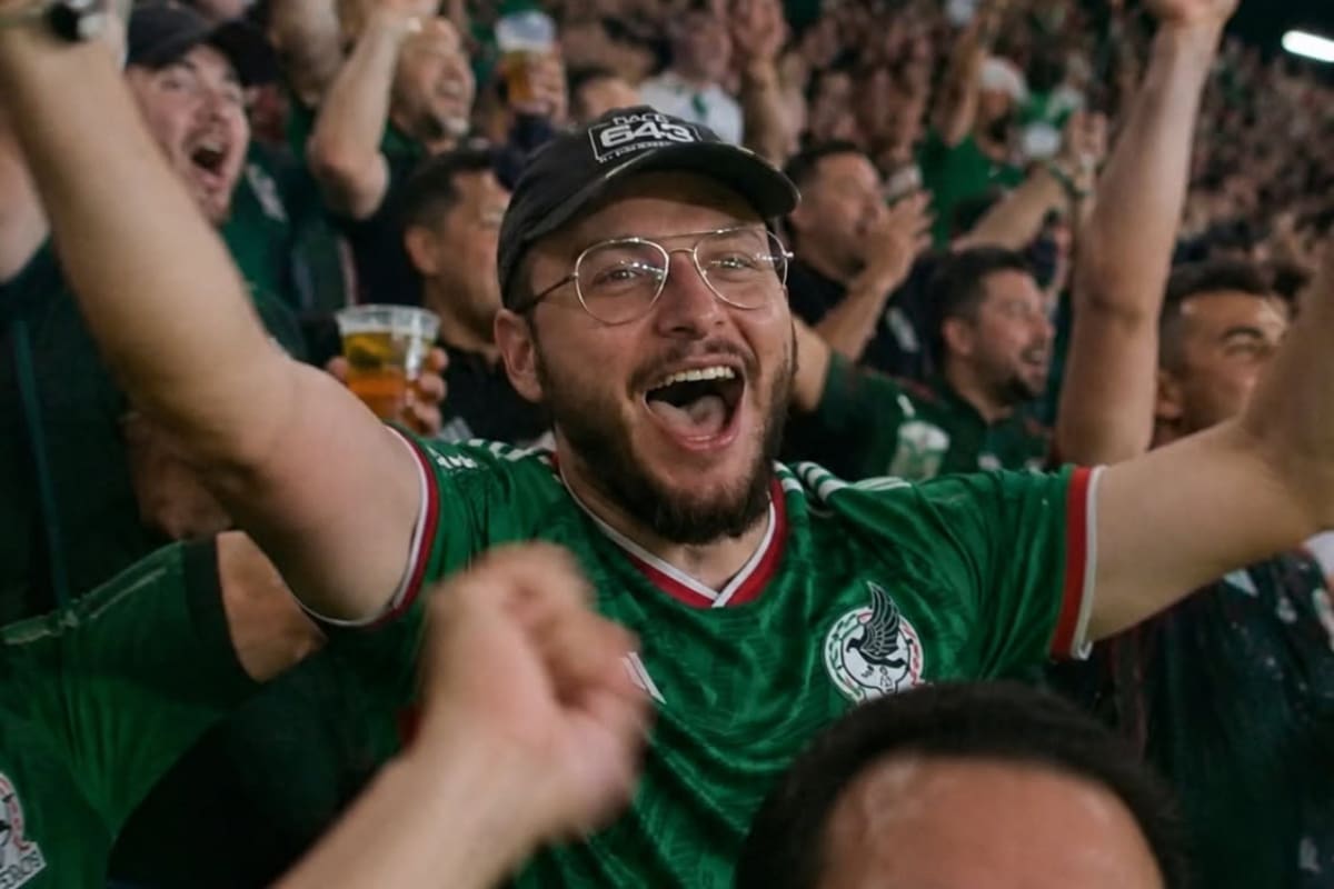 Cafetería “expone” a empleado que faltó por una “emergencia” y apareció en el Mundial; todo resultó ser una ingeniosa campaña viral