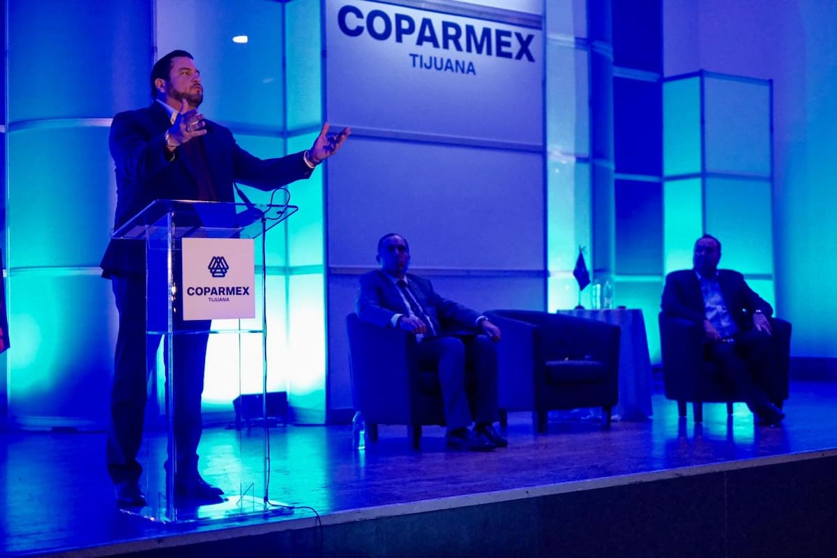 El Alcalde de Tijuana comentó que durante las próximas semanas comprarán patrullas con cámaras y GPS.