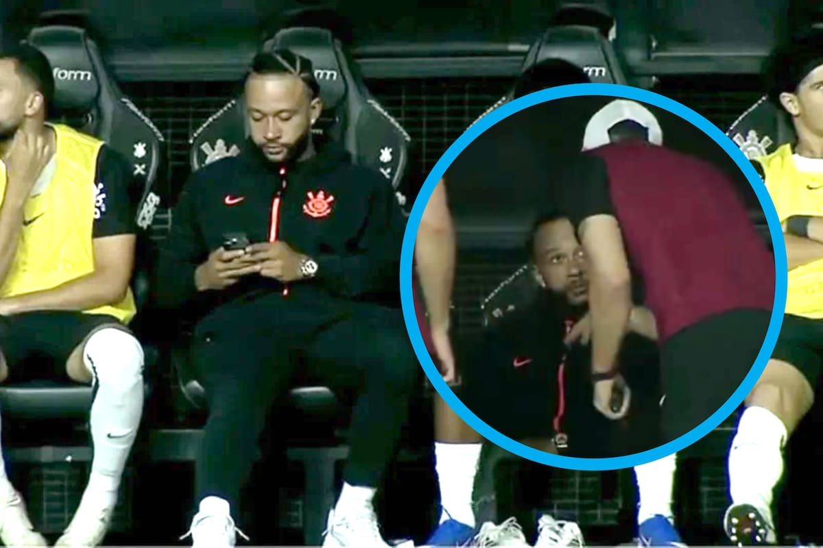 VIDEO: Memphis Depay se lleva regañada en Brasil por usar el celular en la banca durante el Clásico Corinthians vs Flamengo