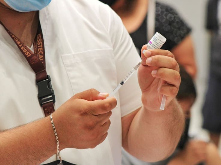 México incorporará vacunas actualizadas de Pfizer y Moderna en la campaña invernal contra COVID-19