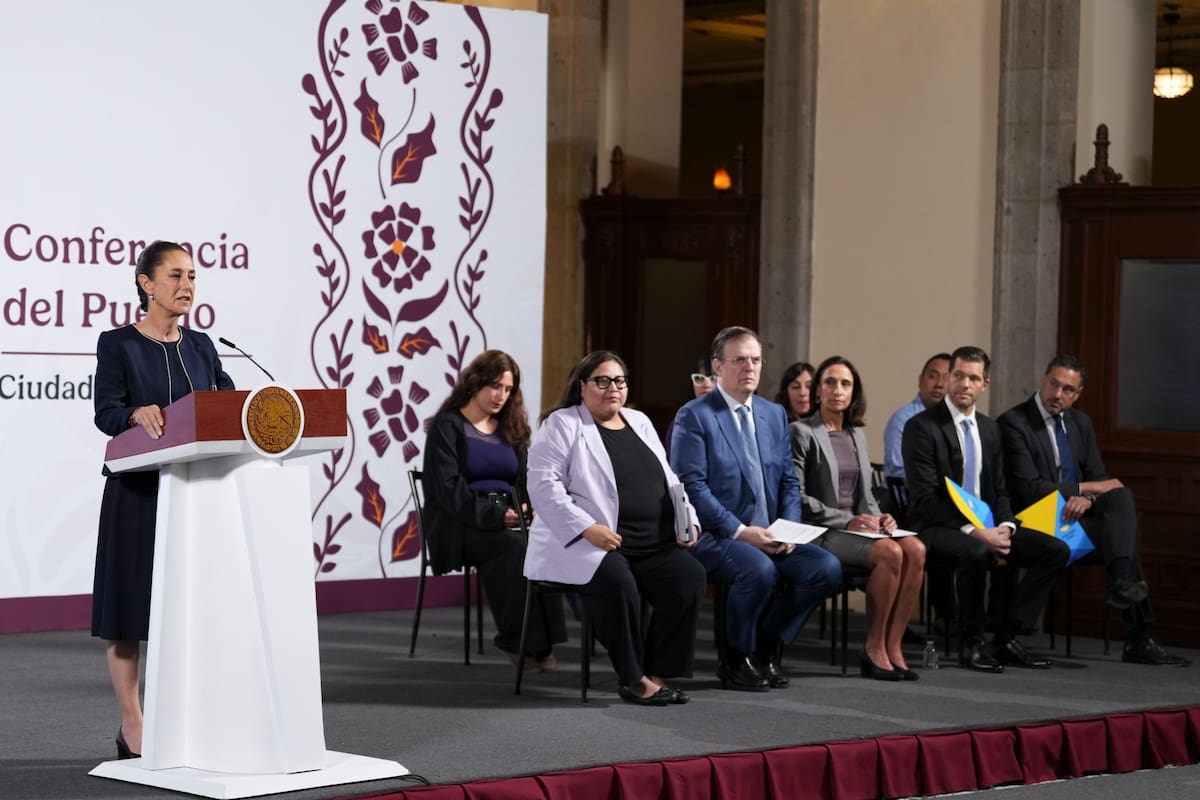 Inversionistas de Mercado Libre y Sempra Infraestructura en la "Mañanera del Pueblo" de Claudia Sheinbaum el 7 de marzo del 2025. | Crédito: Presidencia