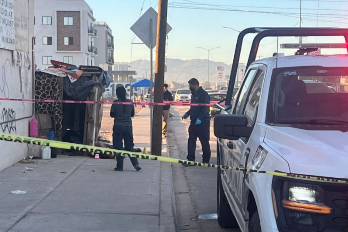 Encuentran a hombre sin vida y con huellas de violencia junto a una preparatoria