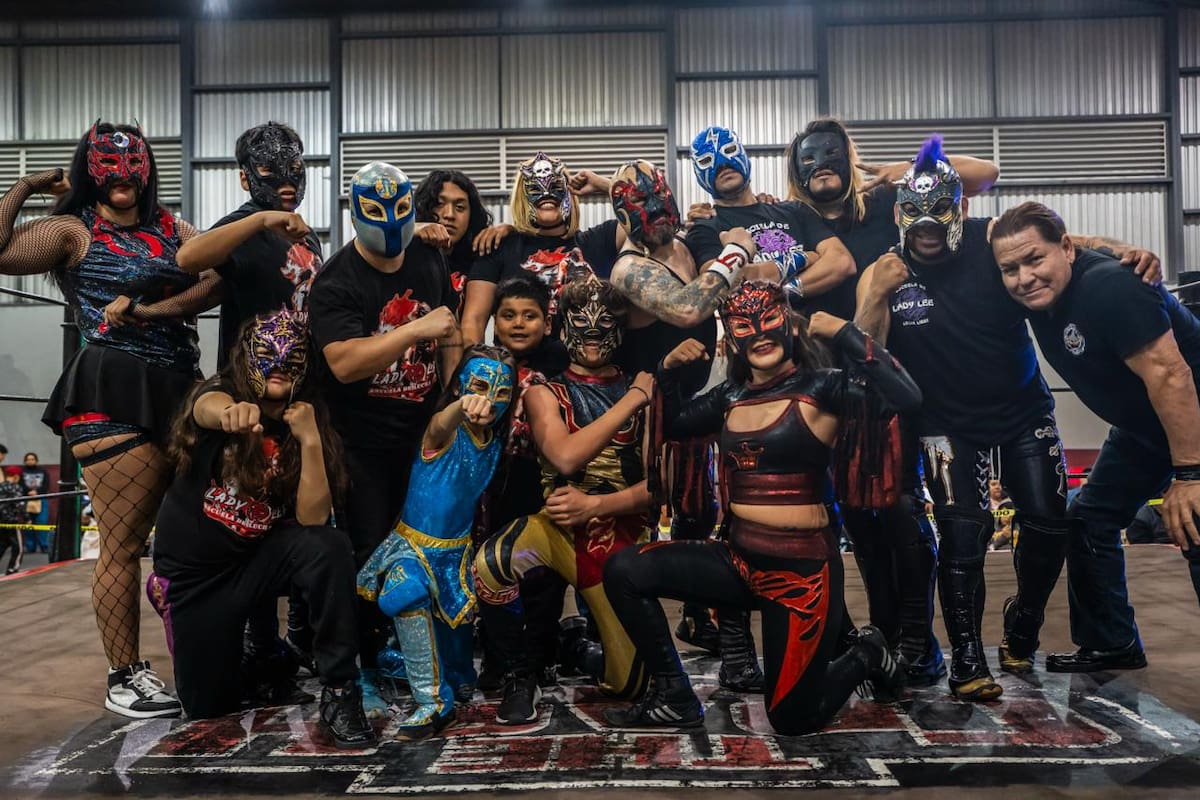 Vecinos y comerciantes de la Zona Norte realizaron una posada navideña en la Unidad Deportiva Benito Juárez, dedicada a niñas y niños de la comunidad, con actividades recreativas y entrega de regalos. Foto: Border Zoom