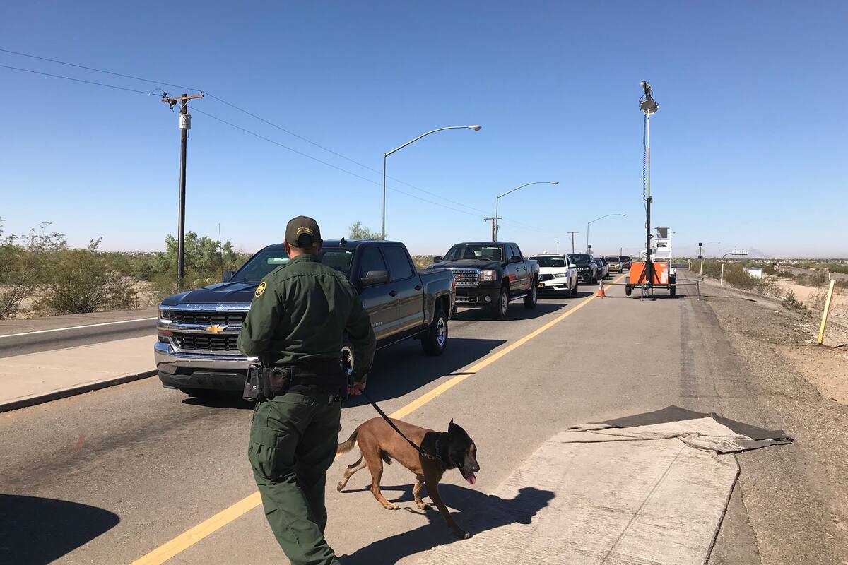 Caen tres prófugos de homicidio en puesto de revisión de Yuma