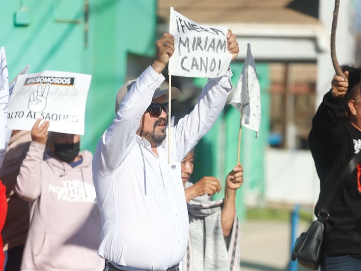 Exigen destitución de alcaldesa de San Quintín durante visita de Claudia Sheinbaum